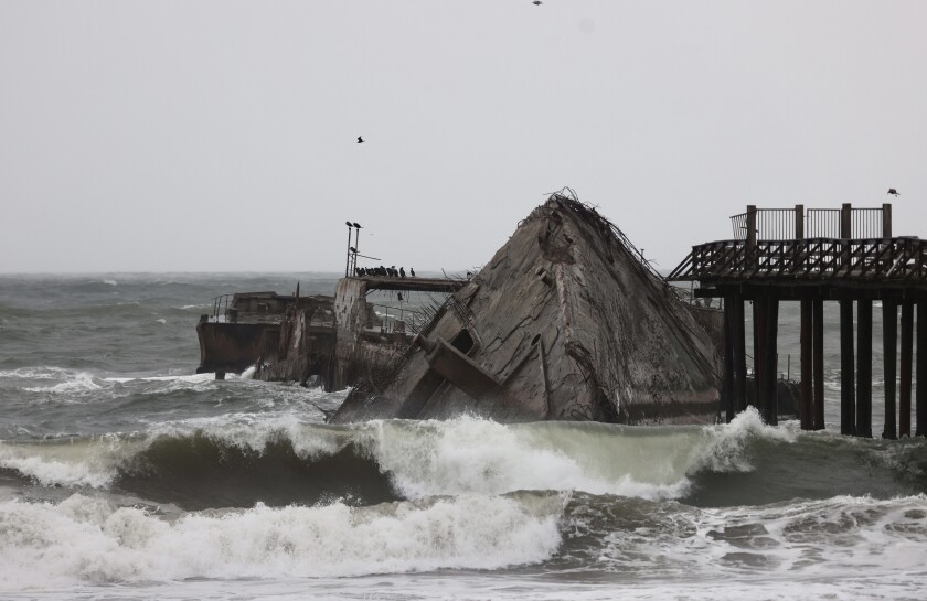 Santa cruz weather march